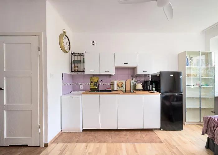 Balladyny Homey By Bookinghost *